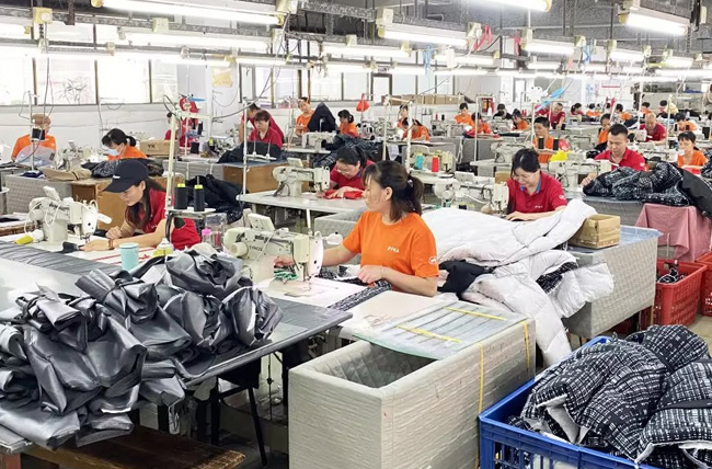 مصنّع الأغطية المخصصة في الهواء الطلق: كيفية اختيار الشريك المناسب للآلة المصنعة للمعدات الأصلية