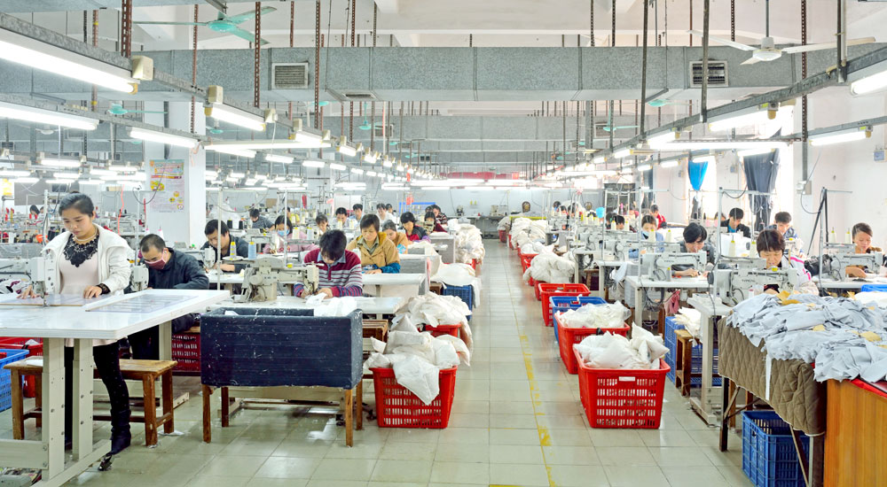 أفضل 4 مصنعي الملابس العالمية في الهواء الطلق