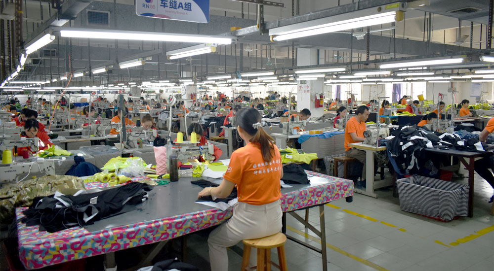 أفضل 5 مصنعين للملابس في الهواء الطلق